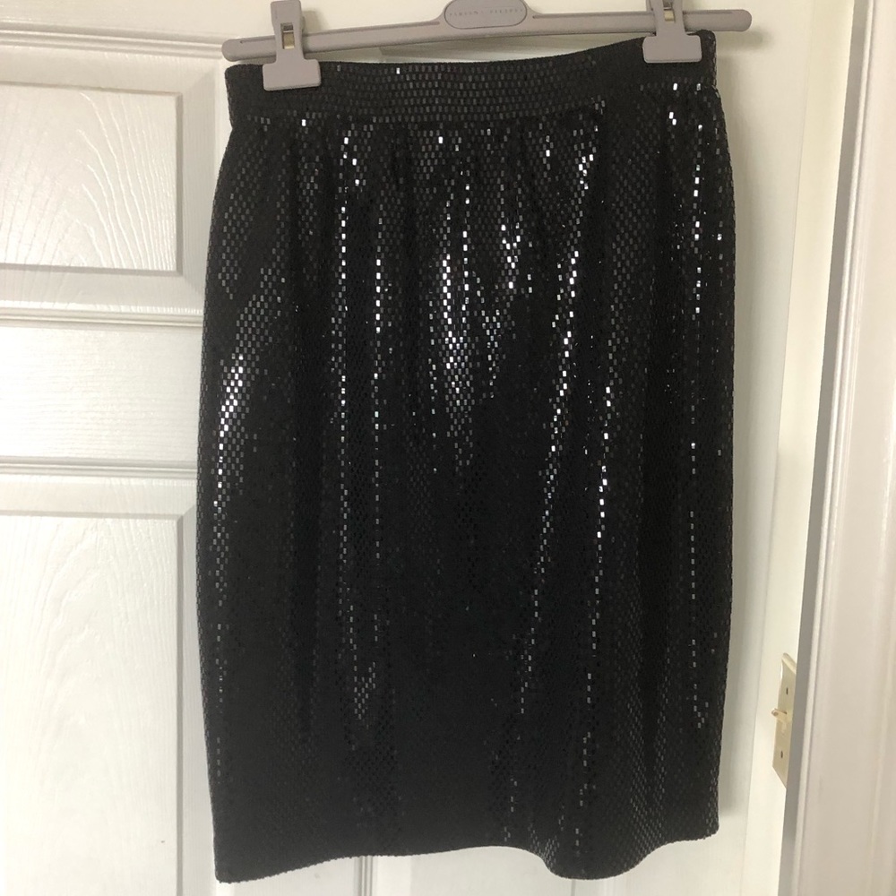 St. John’s sequence knit skirt